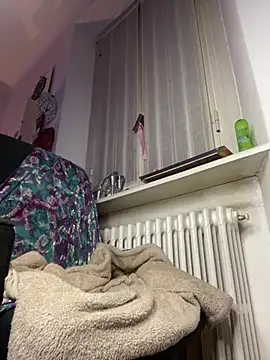 Snapshot of giuli_zerozero chatting on 01.16.25 giuli zerozero online show from 01.16.25