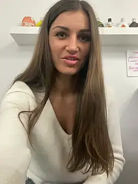 Snapshot of Lanaa19 chatting on 12.27.24 Lanaa19 online show from 12.27.24