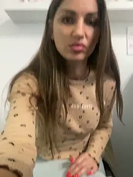 Snapshot of Lanaa19 chatting on 02.01.25 Lanaa19 online show from 02.01.25