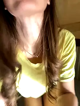 Snapshot of Lanaa19 chatting on 10.14.25 Lanaa19 online show from 10.14.25