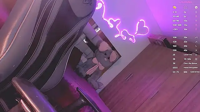 Vianca Chanel online show from 12.12.24