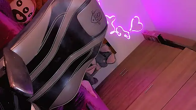 Vianca Chanel online show from 12.18.24