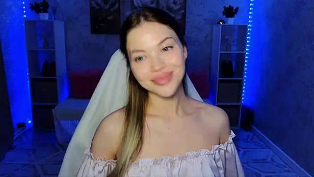 Snapshot of EmmyMills chatting on 06.30.26 EmmyMills online show from 06.30.26