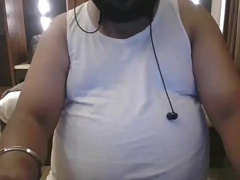 Hunk-Hand6 online show from 10.12.25