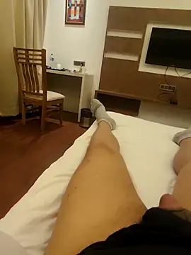 Hunk-Hand6 online show from 12.20.25