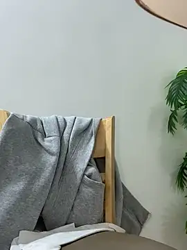 Snapshot of Lami_Mi chatting on 09.27.25 Lami Mi online show from 09.27.25