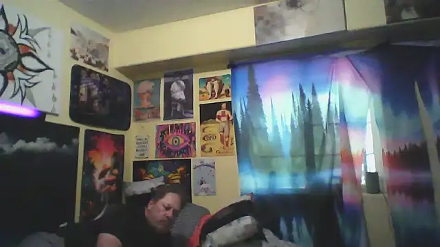 Snapshot of Mic_Oxinner chatting on 07.01.26 Mic Oxinner online show from 07.01.26