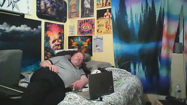 Snapshot of Mic_Oxinner chatting on 07.04.26 Mic Oxinner online show from 07.04.26