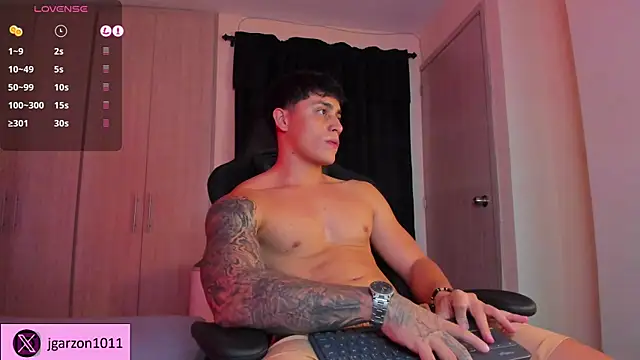 Snapshot of _joansoto chatting on 03.06.25 joansoto online show from 03.06.25