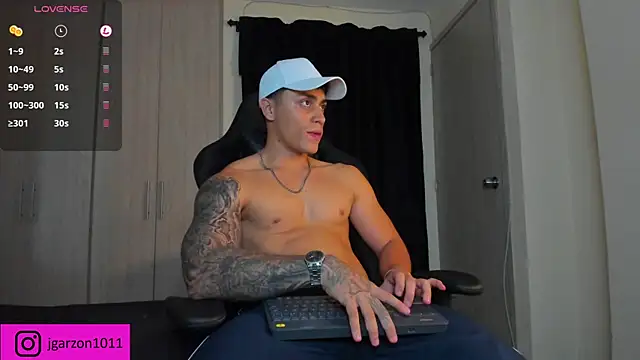 Snapshot of _joansoto chatting on 03.13.25 joansoto online show from 03.13.25