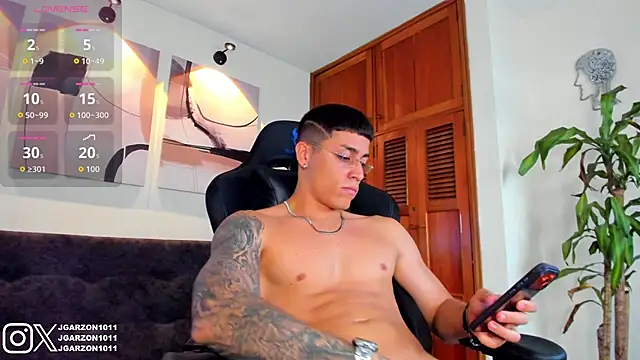 Snapshot of _joansoto chatting on 01.05.26 joansoto online show from 01.05.26