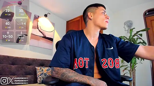 Snapshot of _joansoto chatting on 01.06.26 joansoto online show from 01.06.26