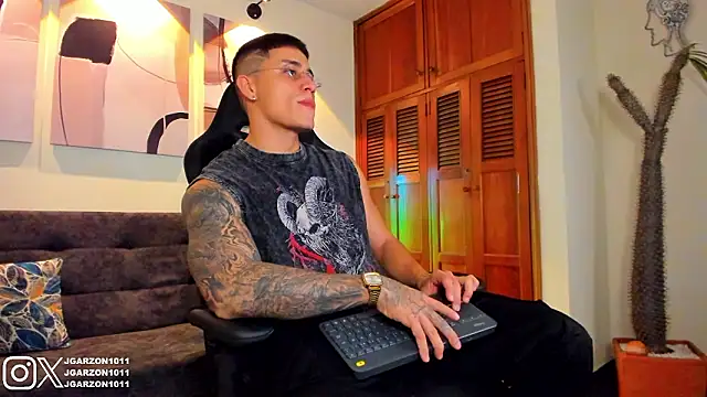 Snapshot of _joansoto chatting on 02.05.26 joansoto online show from 02.05.26