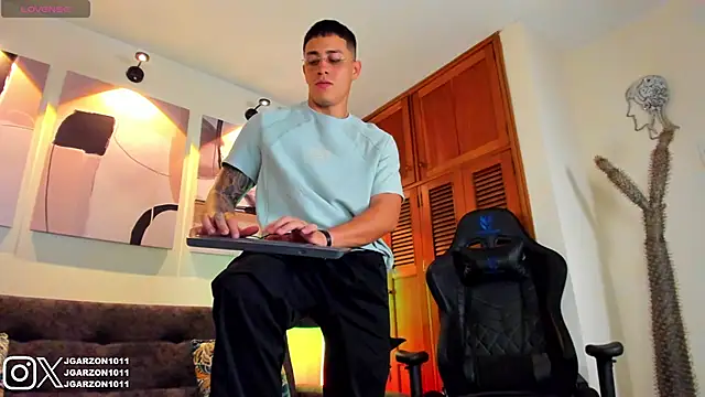 Snapshot of _joansoto chatting on 02.18.26 joansoto online show from 02.18.26