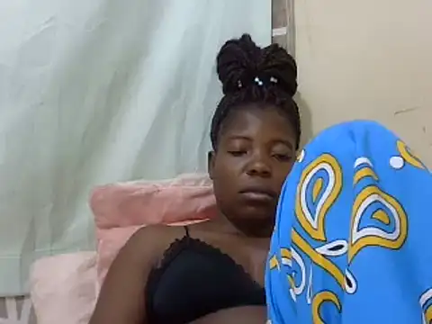 Snapshot of ebony_valleria chatting on 02.19.25 ebony valleria online show from 02.19.25
