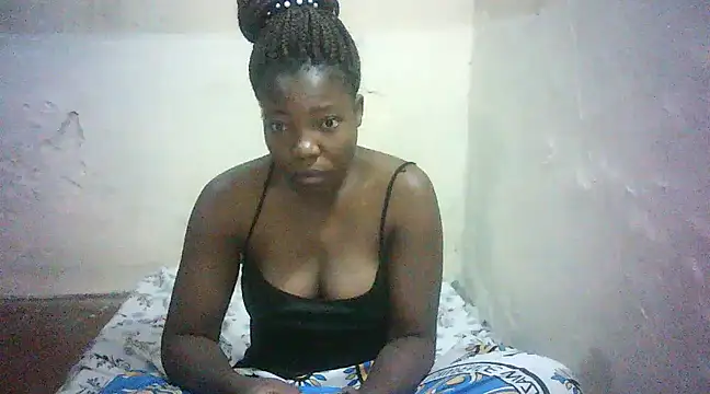 Snapshot of ebony_valleria chatting on 03.05.25 ebony valleria online show from 03.05.25