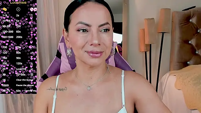 Snapshot of veronika_naughty chatting on 09.30.25 veronika naughty online show from 09.30.25