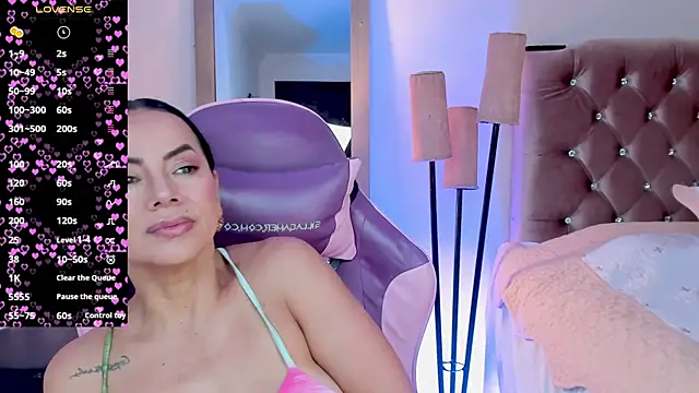 Snapshot of veronika_naughty chatting on 10.10.25 veronika naughty online show from 10.10.25
