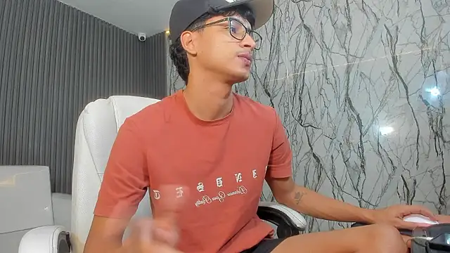 Snapshot of allens_joe chatting on 02.01.26 allens joe online show from 02.01.26