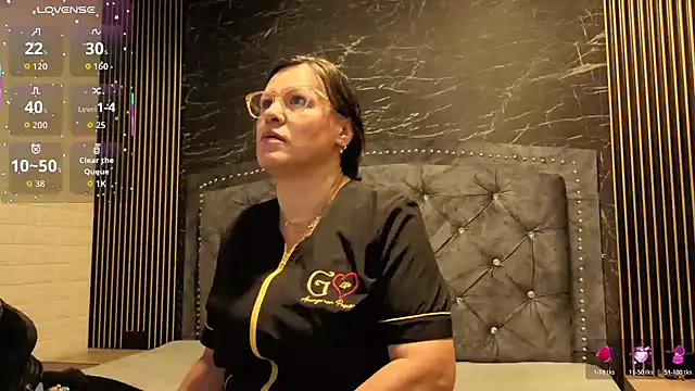 charlotte  G online show from 11.19.25