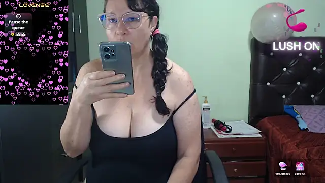 Snapshot of hairyglad69 chatting on 02.28.25 hairyglad69 online show from 02.28.25