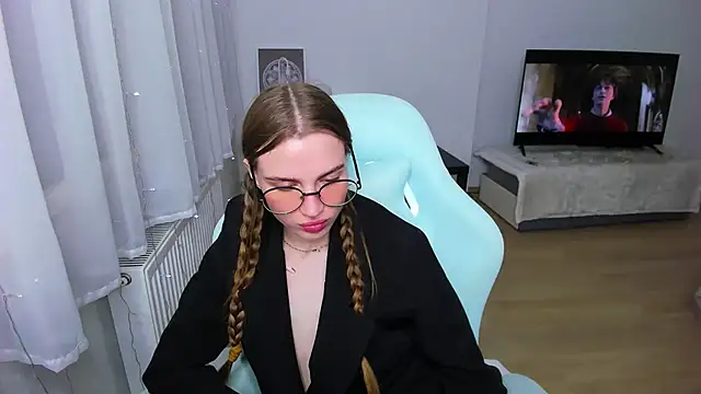 StellaLawless online show from 12.24.24