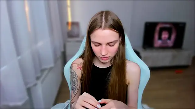 StellaLawless online show from 02.18.25