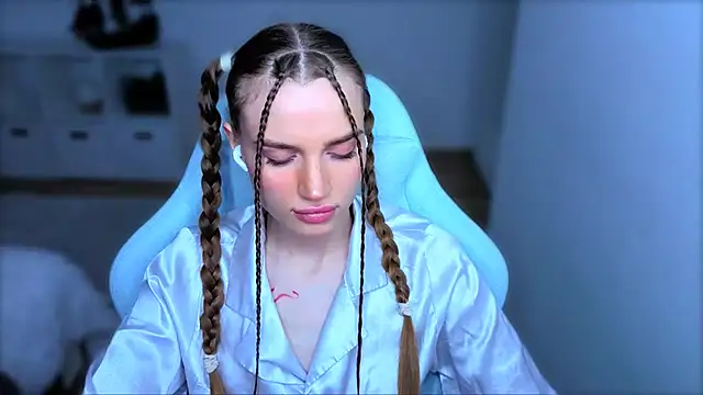 StellaLawless online show from 10.08.25