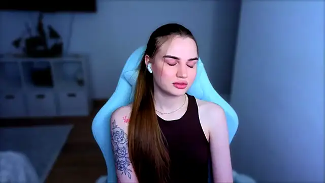 StellaLawless online show from 12.20.25