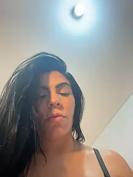 valecruz903 online show from 12.04.25