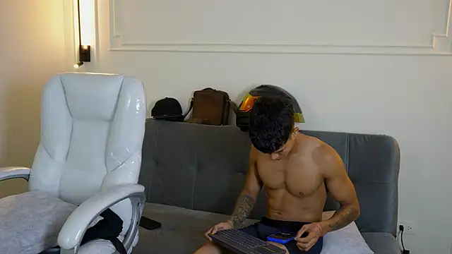 Paradise boy s online show from 01.18.25