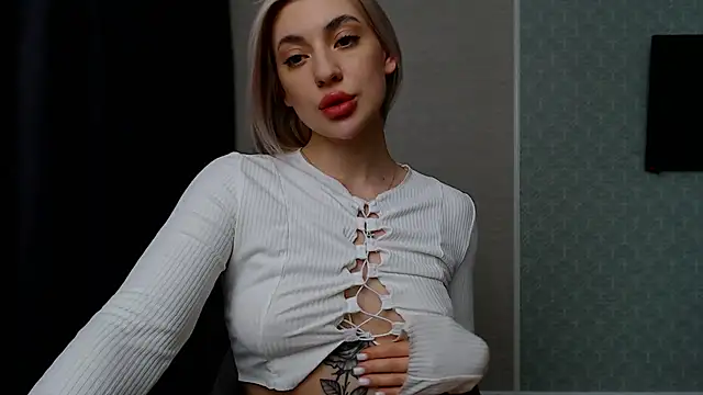 Snapshot of hot-sasha9 chatting on 03.17.25 hot-sasha9 online show from 03.17.25