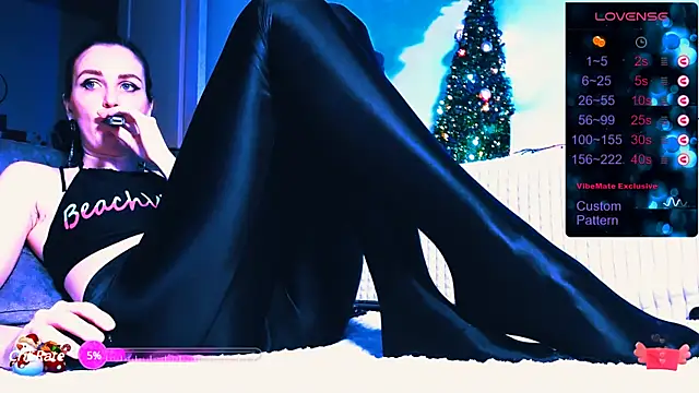 Snapshot of Lina_Owl chatting on 12.20.24 Lina Owl online show from 12.20.24