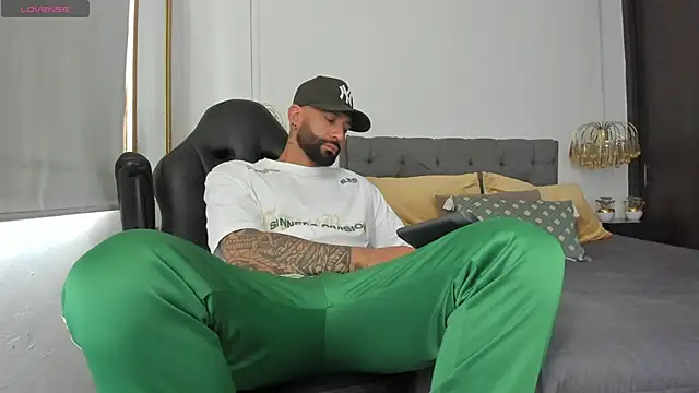 Snapshot of Yorby_Maxx1 chatting on 01.16.25 Yorby Maxx1 online show from 01.16.25