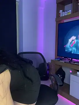 Snapshot of Julieta-sett chatting on 01.27.25 Julieta-sett online show from 01.27.25