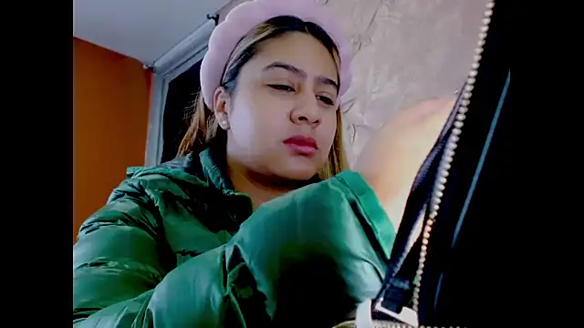 Miabonnett  online show from 01.13.26