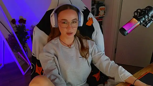 Emili1- online show from 03.12.25