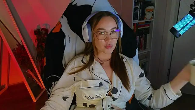 Emili1- online show from 03.15.25