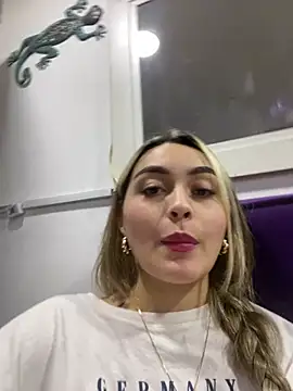 Snapshot of emma_oxford chatting on 12.17.24 emma oxford online show from 12.17.24