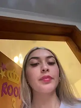 Snapshot of emma_oxford chatting on 01.27.25 emma oxford online show from 01.27.25