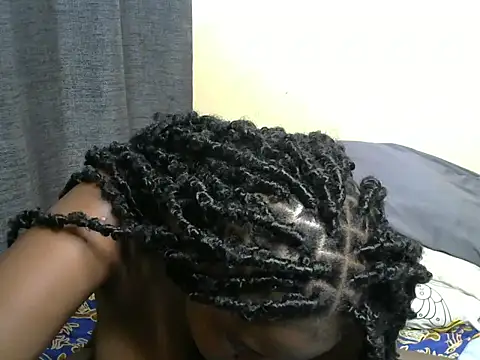 Snapshot of freaky_belle chatting on 12.18.24 freaky belle online show from 12.18.24