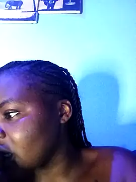 Snapshot of freaky_belle chatting on 09.11.25 freaky belle online show from 09.11.25