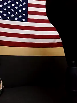 Snapshot of freaky_belle chatting on 10.15.25 freaky belle online show from 10.15.25