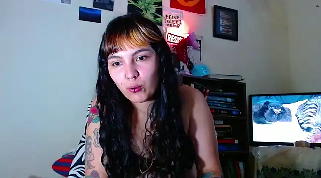 Snapshot of sweetiee_mary chatting on 02.18.25 sweetiee mary online show from 02.18.25