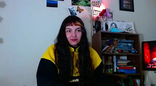 Snapshot of sweetiee_mary chatting on 02.28.25 sweetiee mary online show from 02.28.25