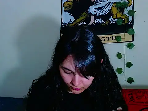 Snapshot of sweetiee_mary chatting on 10.20.25 sweetiee mary online show from 10.20.25