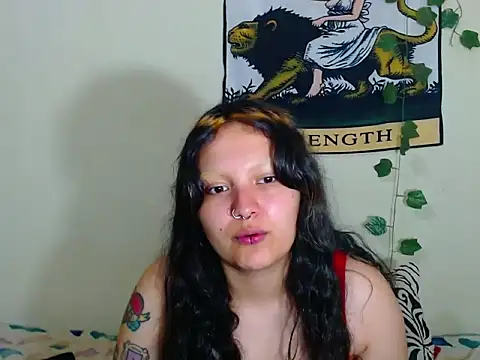 Snapshot of sweetiee_mary chatting on 12.22.25 sweetiee mary online show from 12.22.25