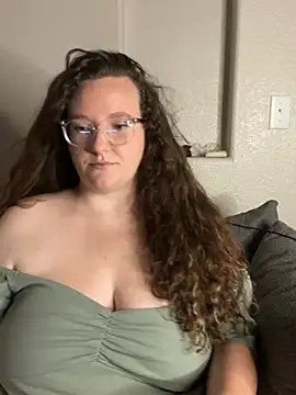 Snapshot of goodgirllolagrey chatting on 06.13.26 goodgirllolagrey online show from 06.13.26