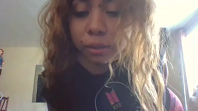 Jennxdolls online show from 01.28.25