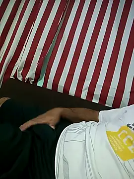 Snapshot of GJS281 chatting on 09.28.25 GJS281 online show from 09.28.25